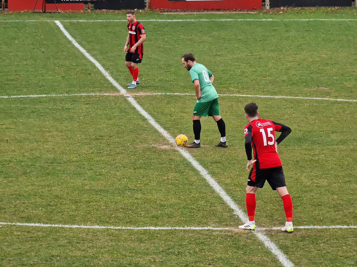 A photo of kick-off at Erith Town v Welleing Town in the SCEFL Premier Division clash